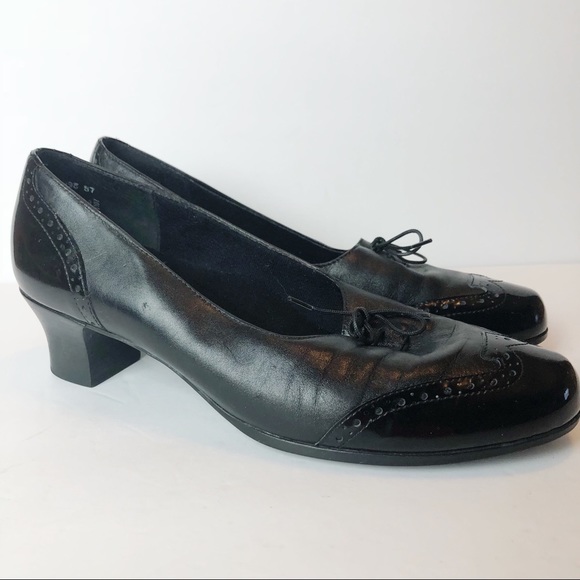 Munro Shoes - Munro American Wingtip Pumps